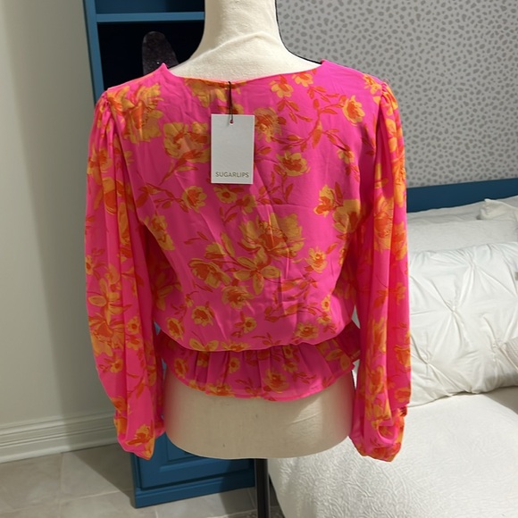 NWT Sugarlips hot rod floral ways balloon sleeve top - Picture 2 of 7